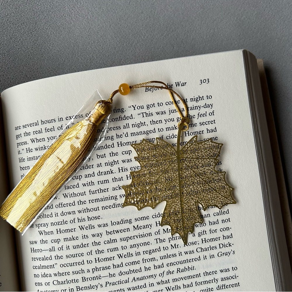 Maple Leaf Bookmark ~ 24K Gold Plated ~ Beautiful Golden Tassel ~ Brand New!